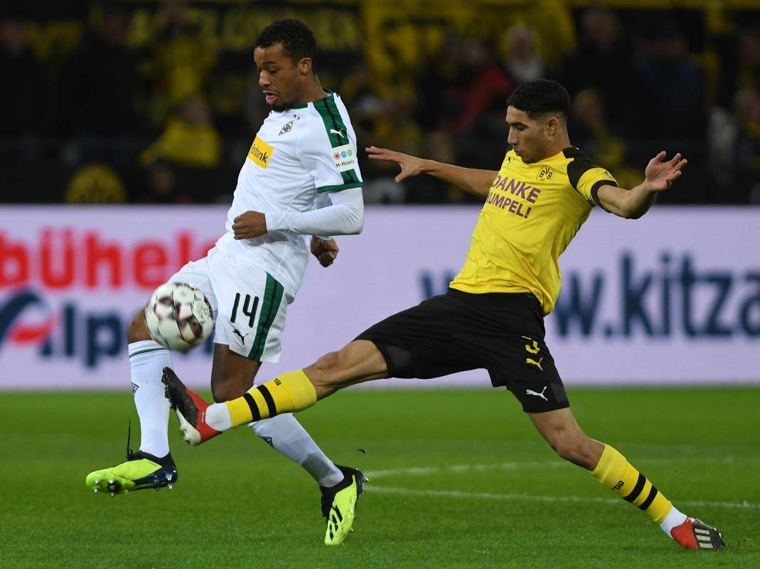 亚博官方今晚马德里竞技调整名单以备CBA季后赛北京首钢主帅复盘备战德甲，今晨门兴格拉德巴赫官宣签约瞬间刷屏的简单介绍