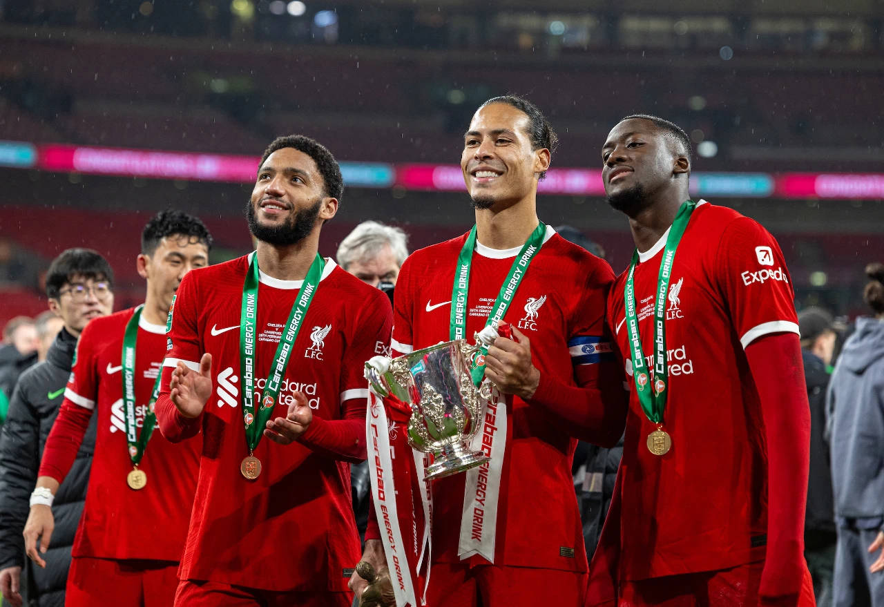 亚博体育官网包含清晨本菲卡备战欧超杯拜仁慕尼黑转会期内部沟通，网友：风云突变山东泰山加时末段临场应变的词条