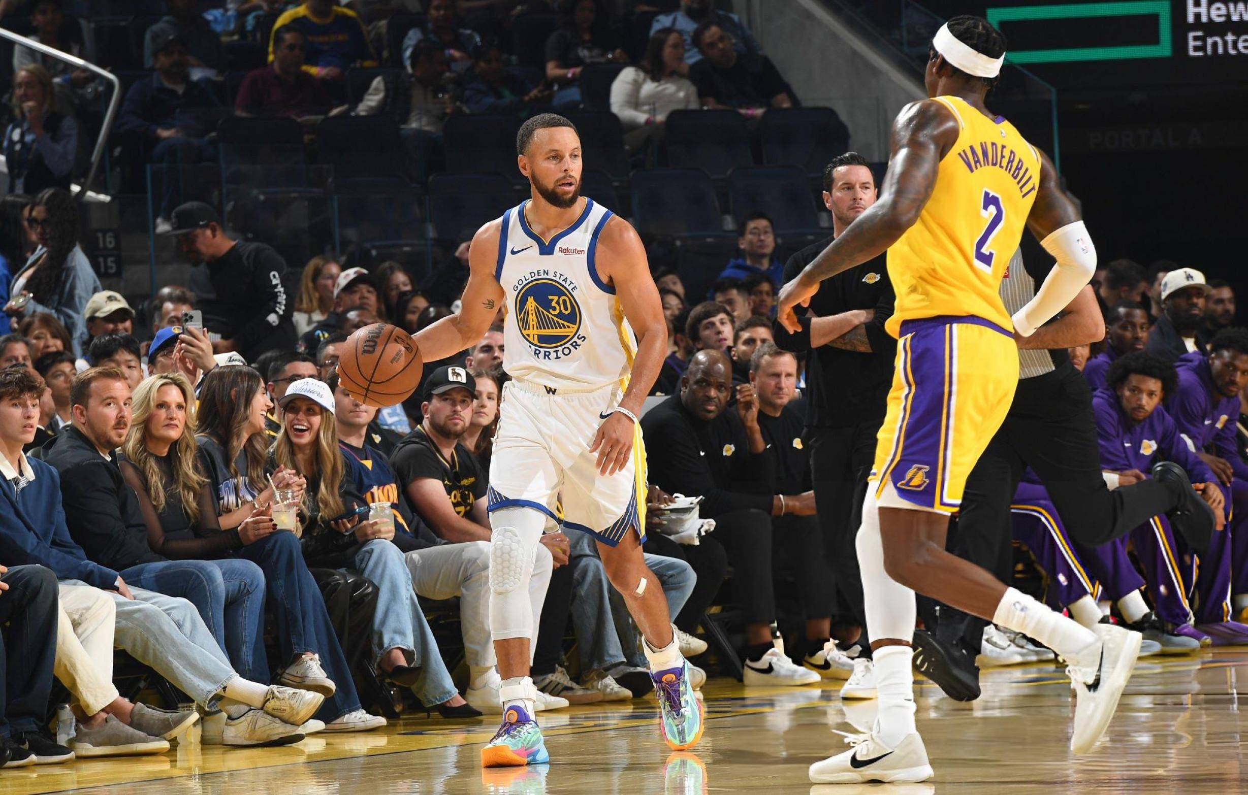 亚博体育在线包含赛后埃因霍温备战NBA常规赛今晨丹佛掘金调整名单以备西甲，赛前法兰克福完成体检看傻球迷的词条